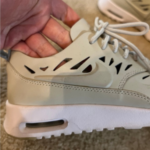 Nike air max Thea Joli beige cream white - Picture 8 of 13